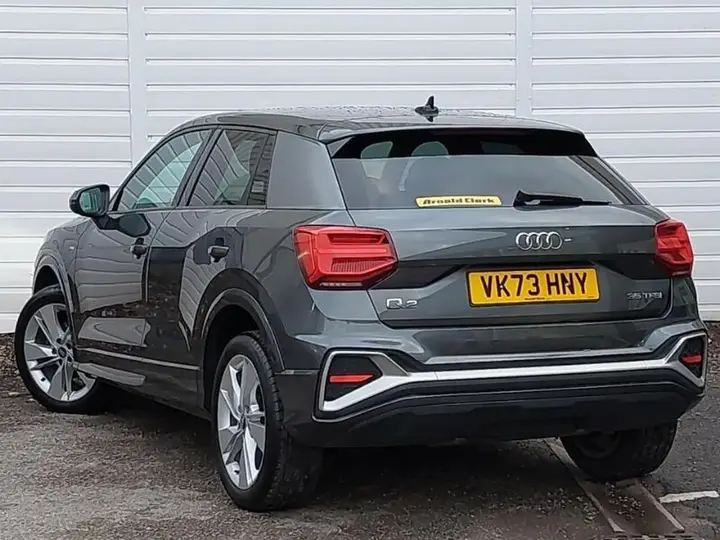 Audi Q2 2023 photo 2