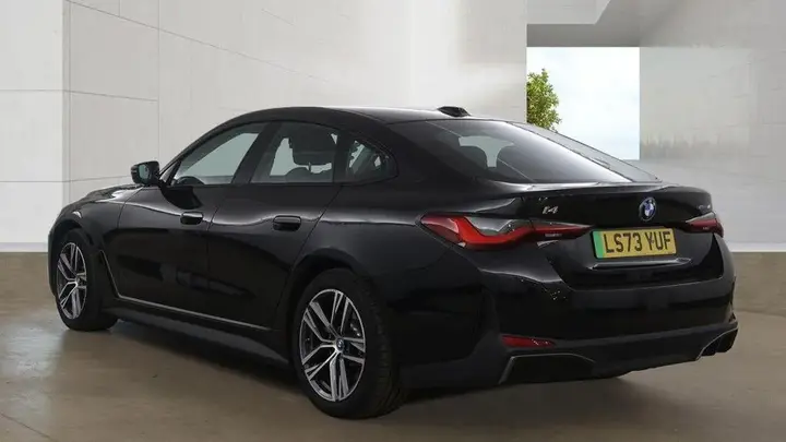 BMW I4 2023 photo 3
