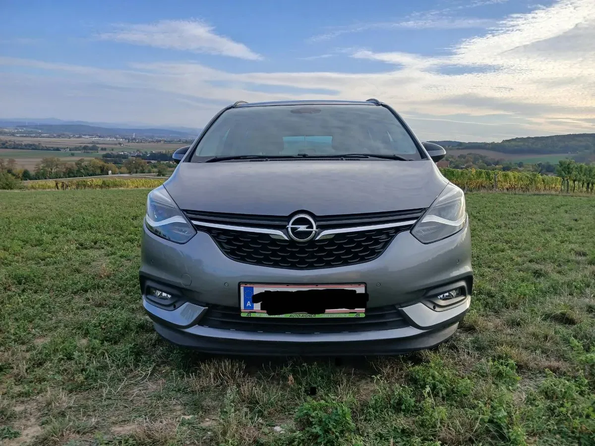 Opel Zafira Tourer 2018 photo 3