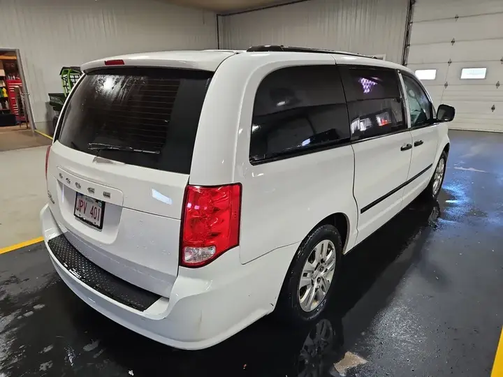 Dodge Grand Caravan 2017 photo 5