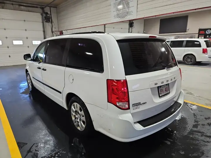 Dodge Grand Caravan 2017 photo 3