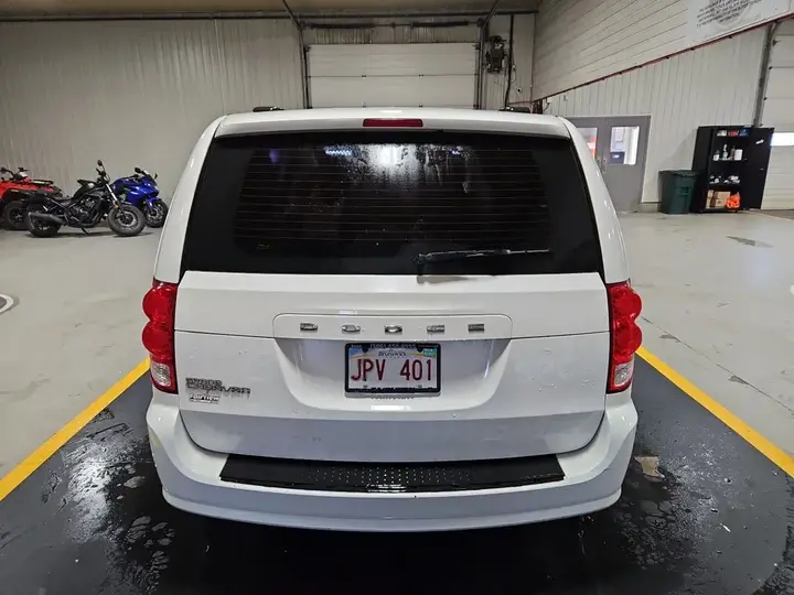 Dodge Grand Caravan 2017 photo 4