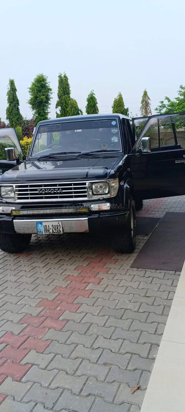 Toyota Land Cruiser
