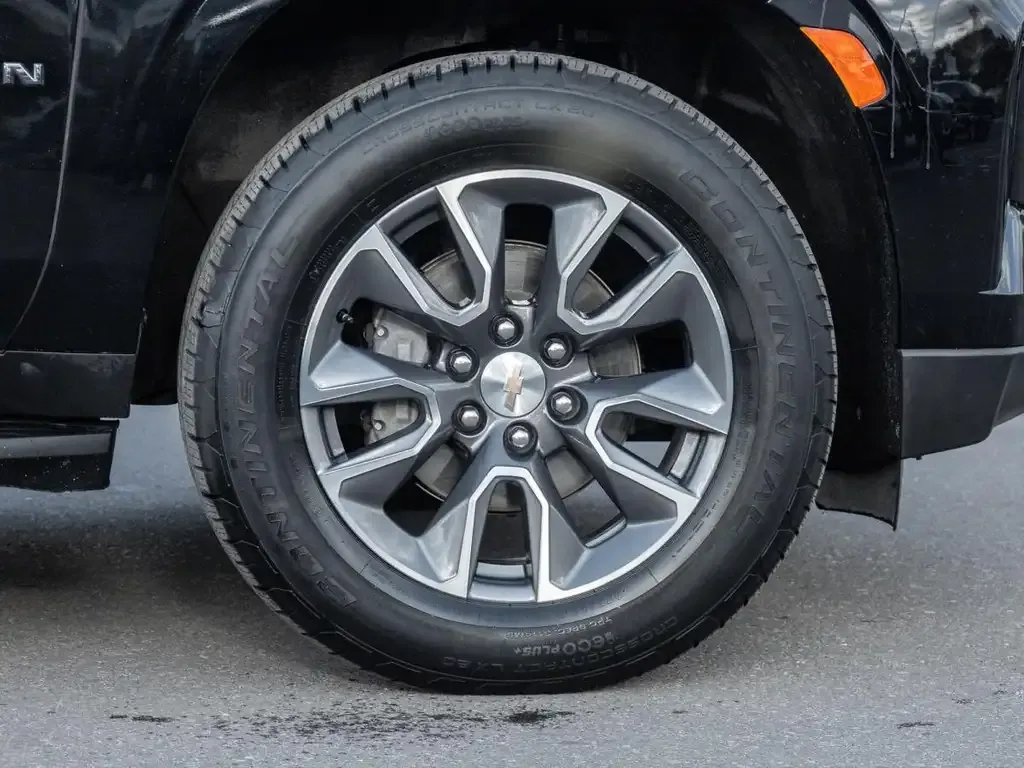 Chevrolet Suburban 2024 photo 4