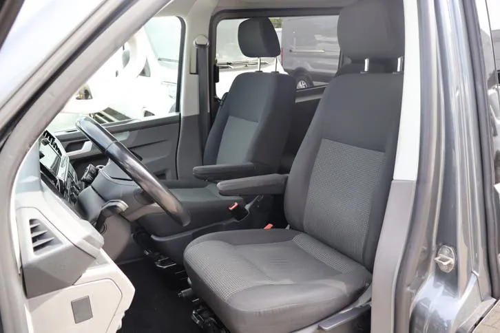 Volkswagen Transporter 2021 photo 2