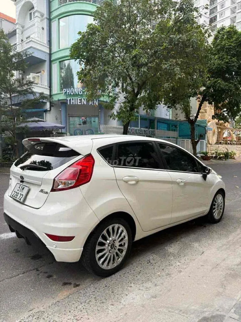 Ford Fiesta 2014 photo 4