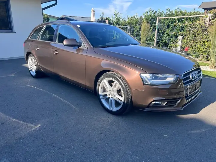 Audi A4 2013 photo 2