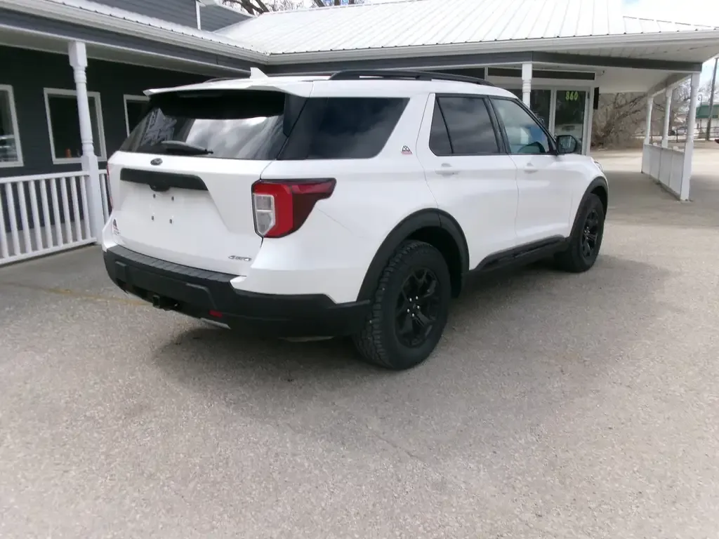 Ford Explorer 2022 photo 3