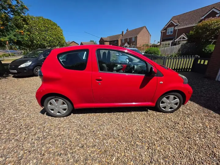 Toyota Aygo 2011 photo 4