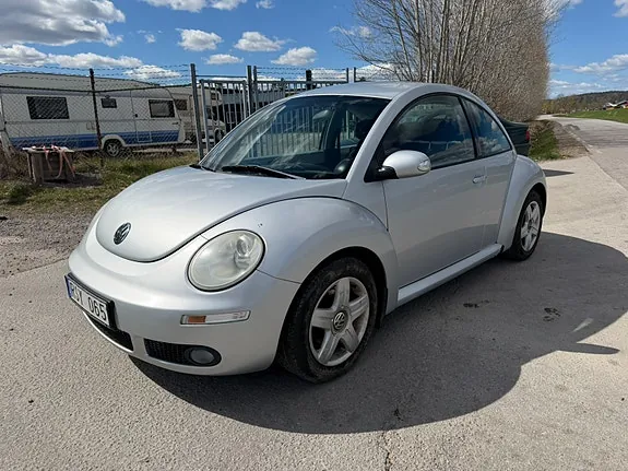 Volkswagen New Beetle 2006 photo 2