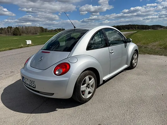 Volkswagen New Beetle 2006 photo 4