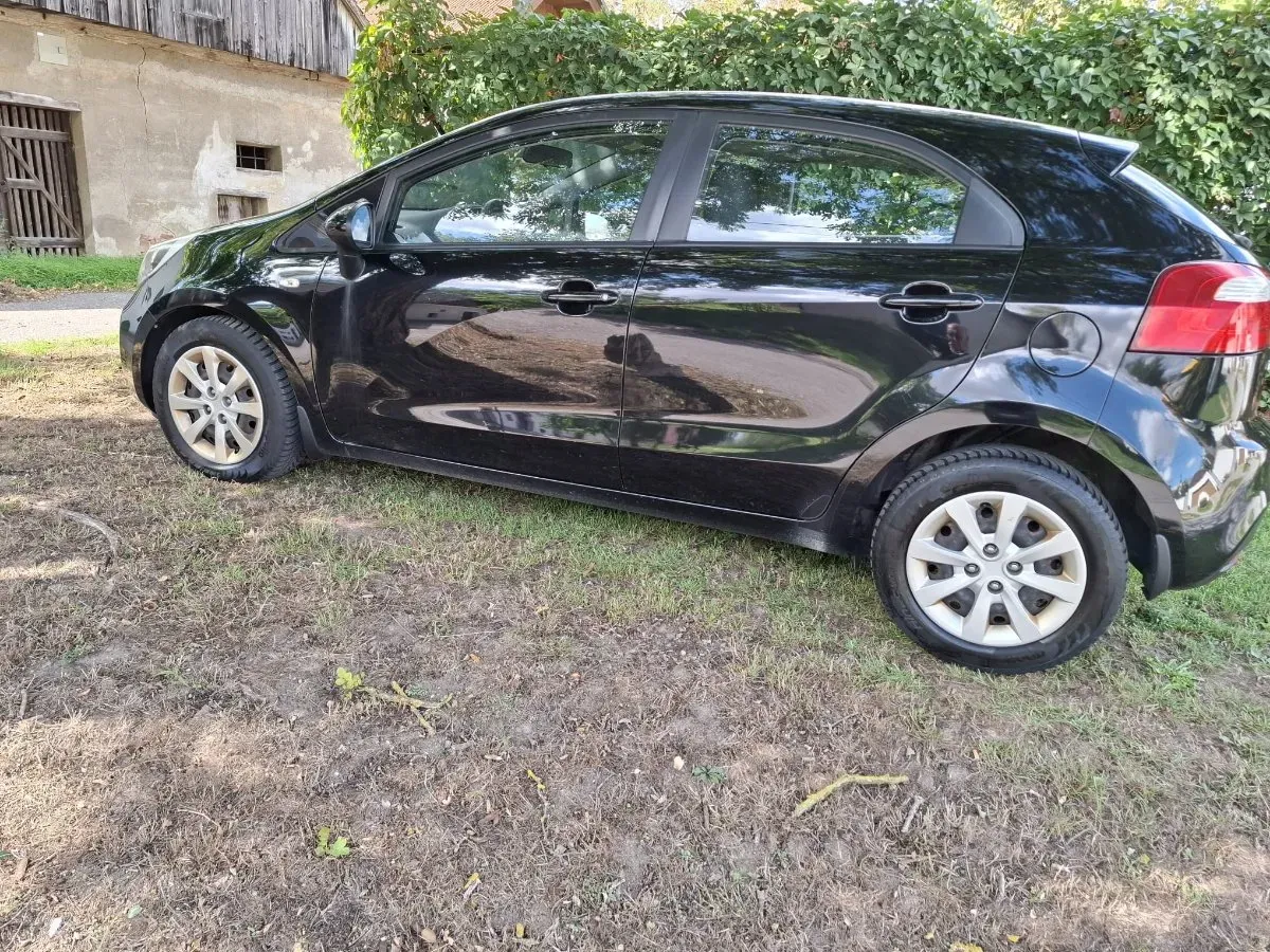 Kia Rio 2011 photo 3