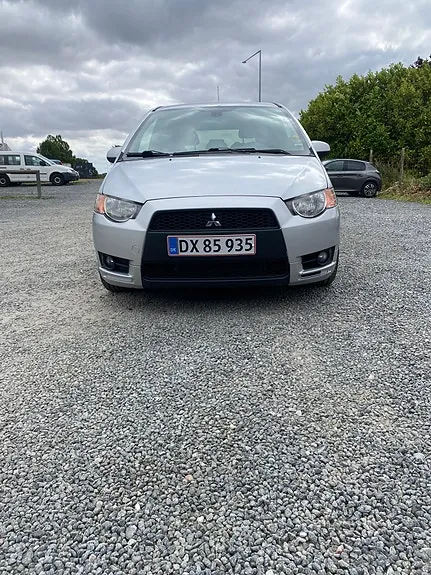 Mitsubishi Colt 2010 photo 3