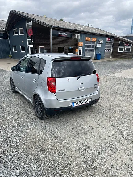 Mitsubishi Colt 2010 photo 4