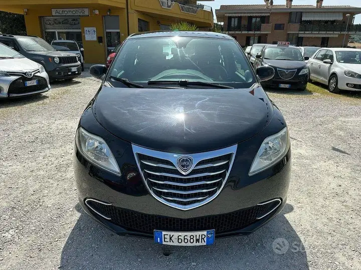 Lancia Ypsilon 2011 photo 2