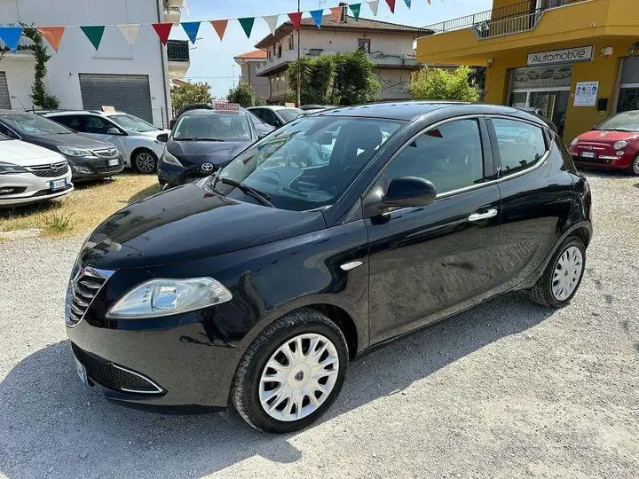 Lancia Ypsilon 2011 photo 3