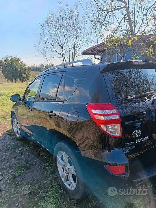 Toyota Avensis 2010 photo 4