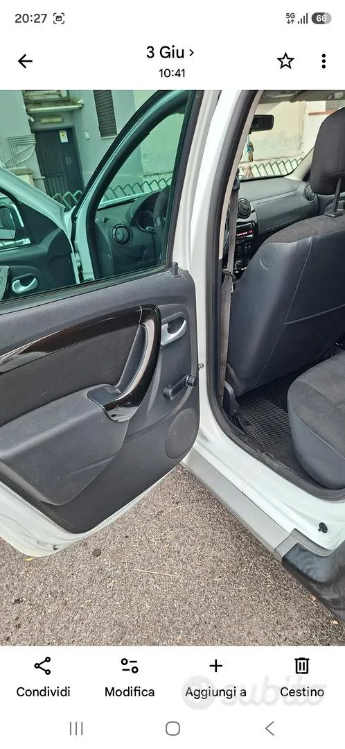 Dacia Duster 2012 photo 4