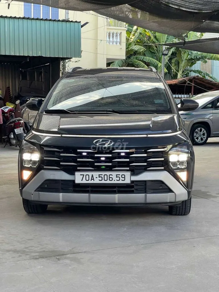 Hyundai Stargazer