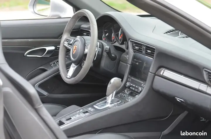 Porsche 911 2018 photo 4