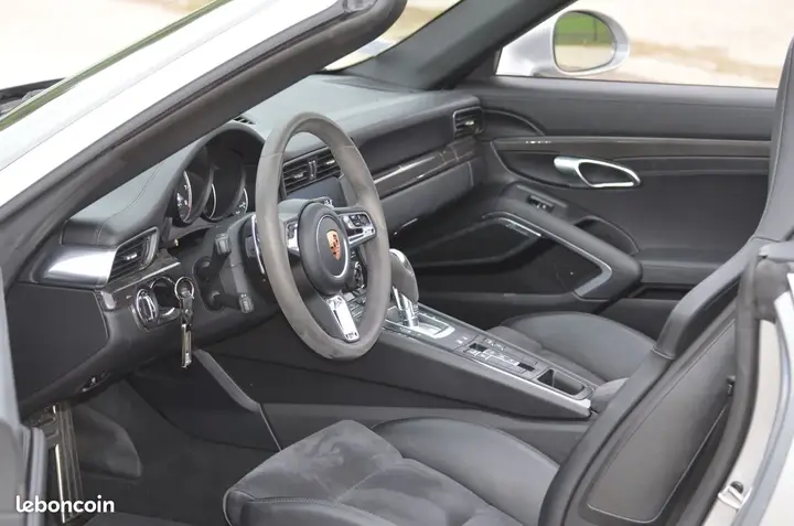 Porsche 911 2018 photo 3