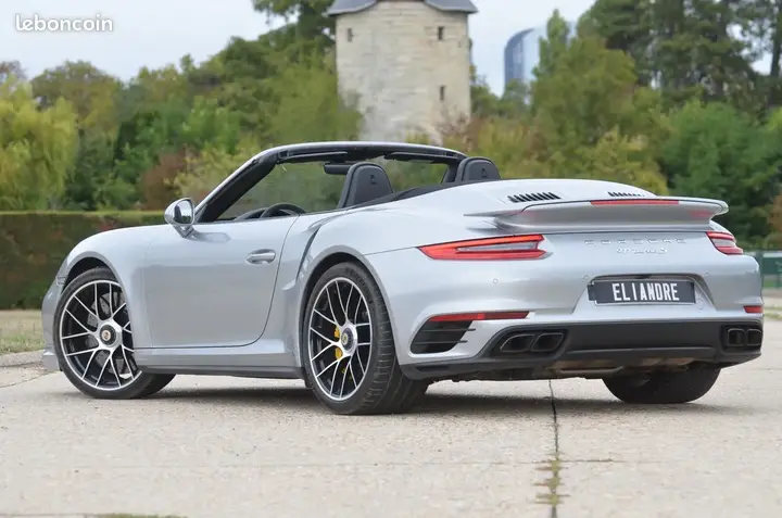 Porsche 911 2018 photo 2
