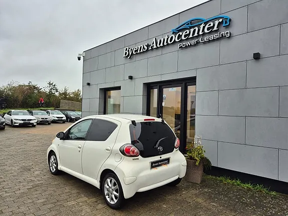 Toyota Aygo 2012 photo 3