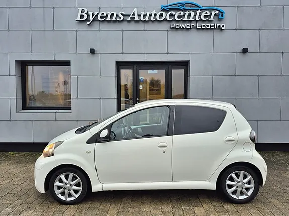 Toyota Aygo 2012 photo 2