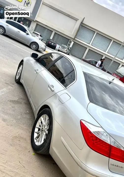 Genesis Sonata 2010 photo 3