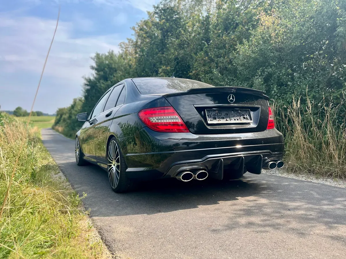 Mercedes-Benz C-Class 2010 photo 2
