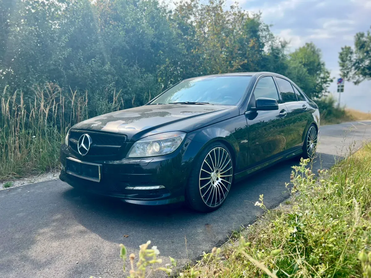 Mercedes-Benz C-Class 2010 photo 3