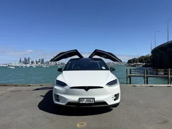 Tesla Model X 2019 photo 2