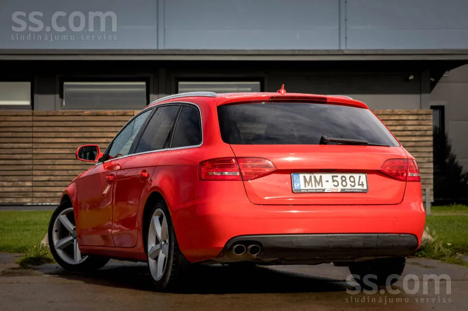 Audi A4 2010 photo 4