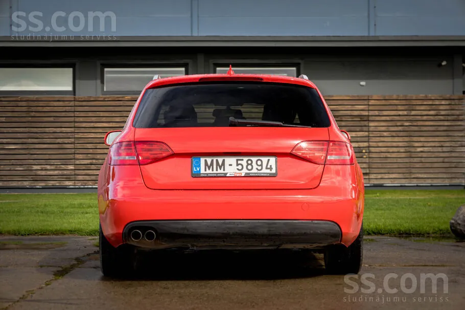 Audi A4 2010 photo 5
