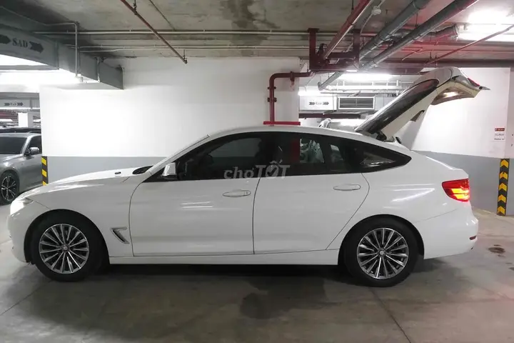 BMW 320I 2013 photo 2