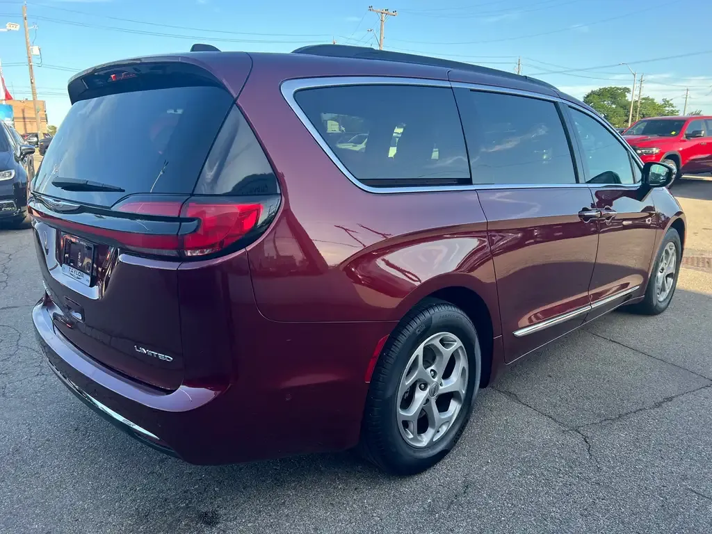 Chrysler Pacifica 2023 photo 5