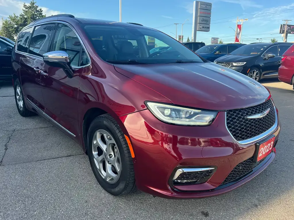 Chrysler Pacifica 2023 photo 3