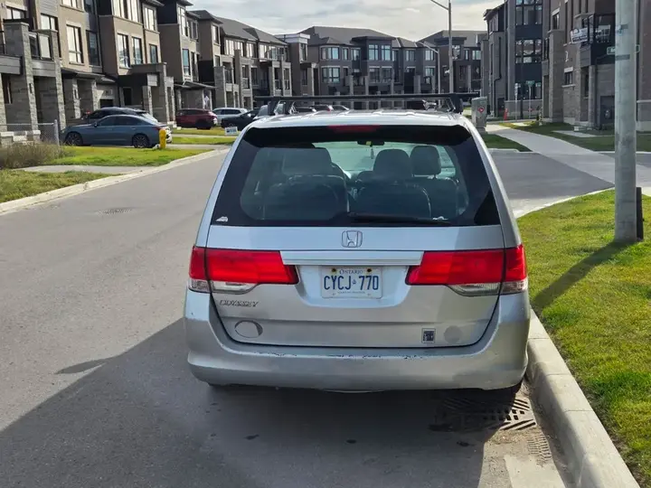 Honda Odyssey 2010 photo 4