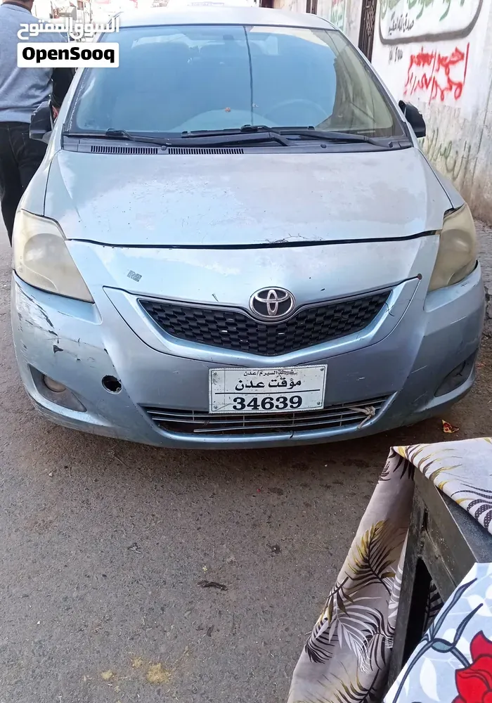 Toyota Yaris 2012 photo 2