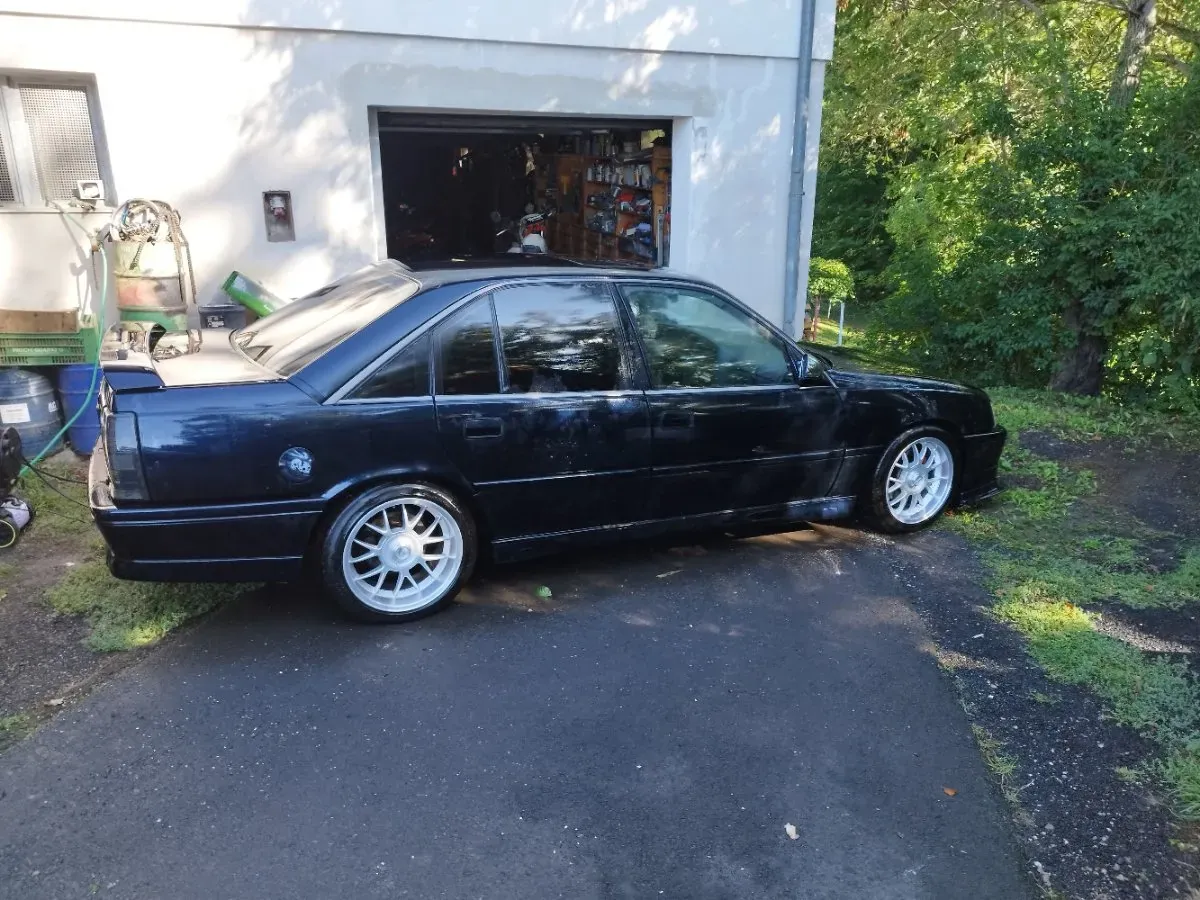 Opel Omega