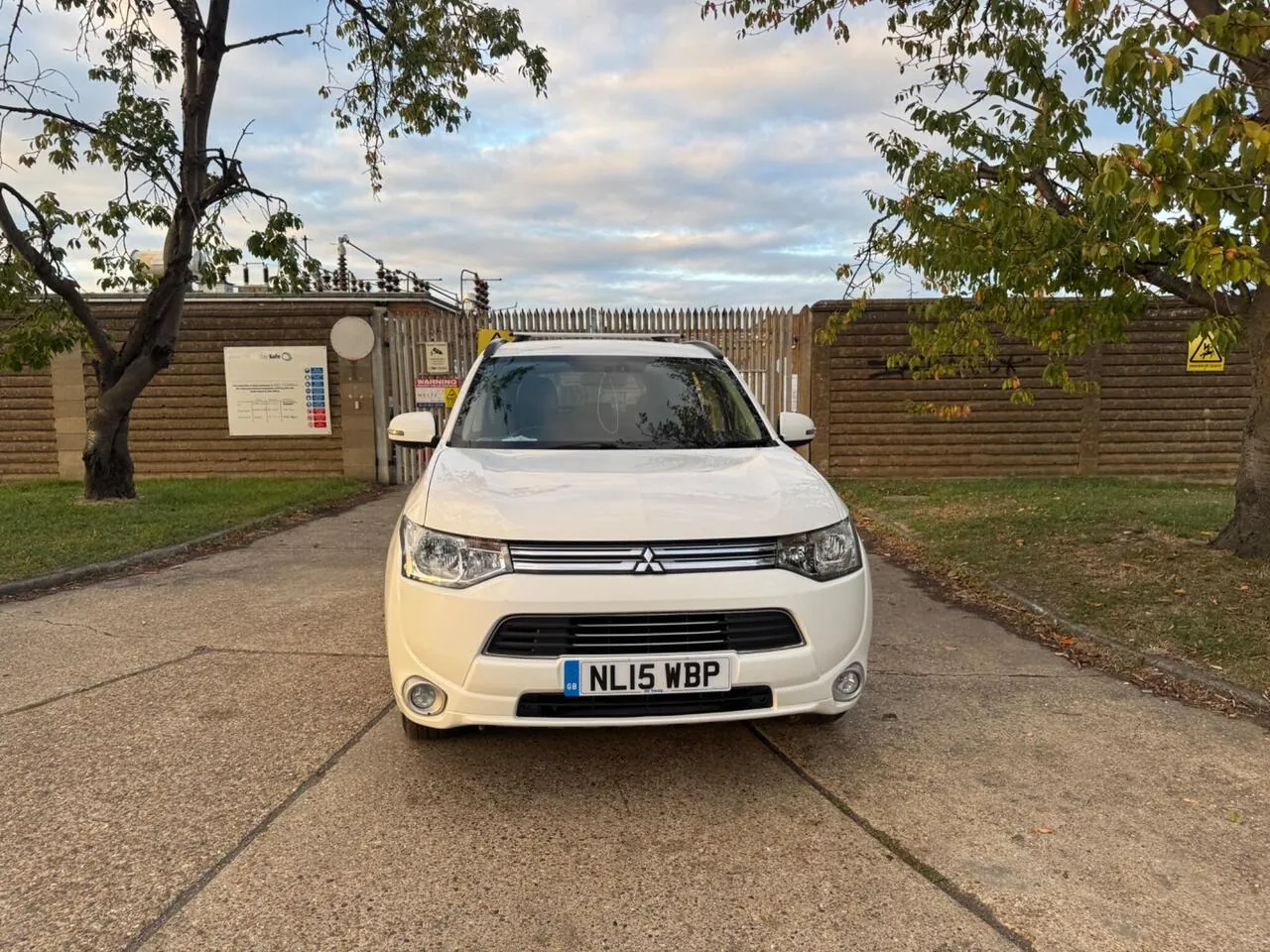 Mitsubishi Outlander 2015 photo 2