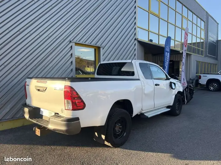 Toyota Hilux 2021 photo 2