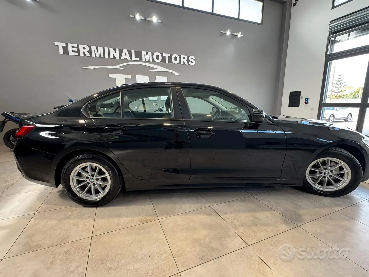 BMW 318D 2022 photo 3