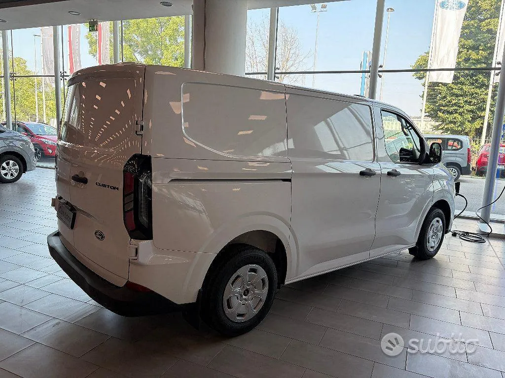 Ford Transit Custom 2024 photo 4