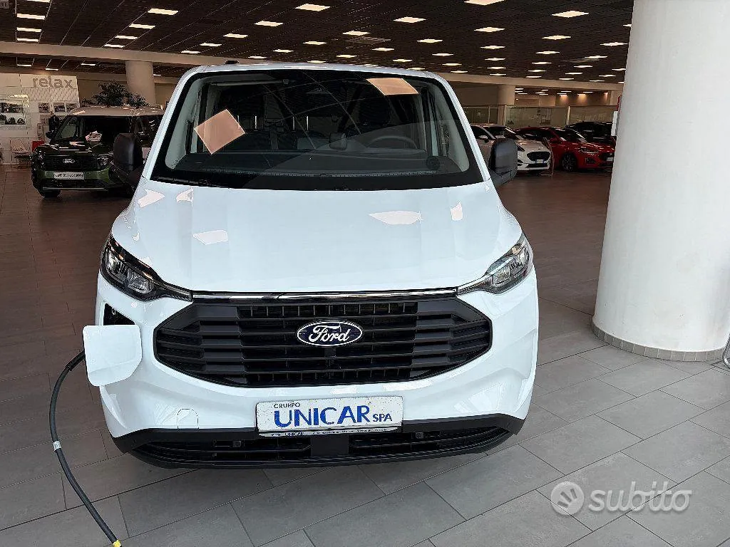 Ford Transit Custom 2024 photo 3