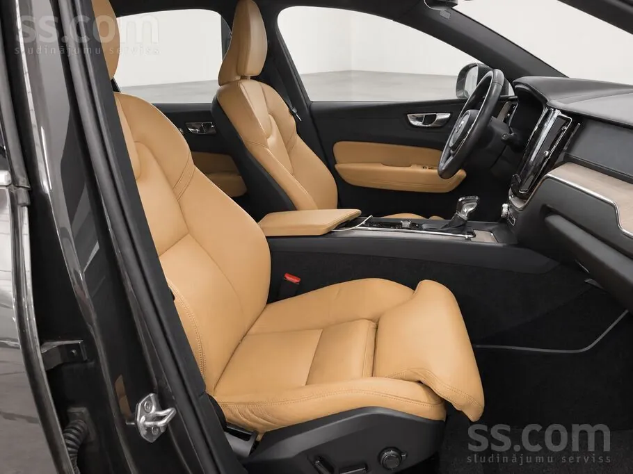 Volvo Xc60 2019 photo 5