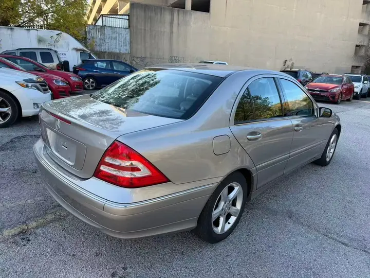 Mercedes-Benz C-Class 2007 photo 4