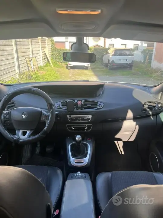 Renault Scenic 2011 photo 5