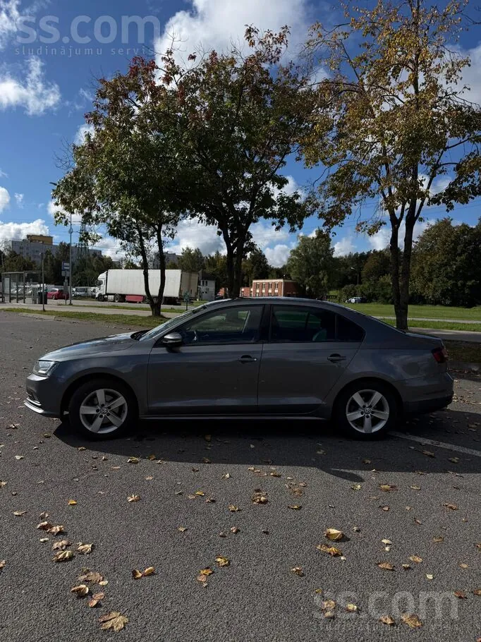 Volkswagen Jetta 2018 photo 3