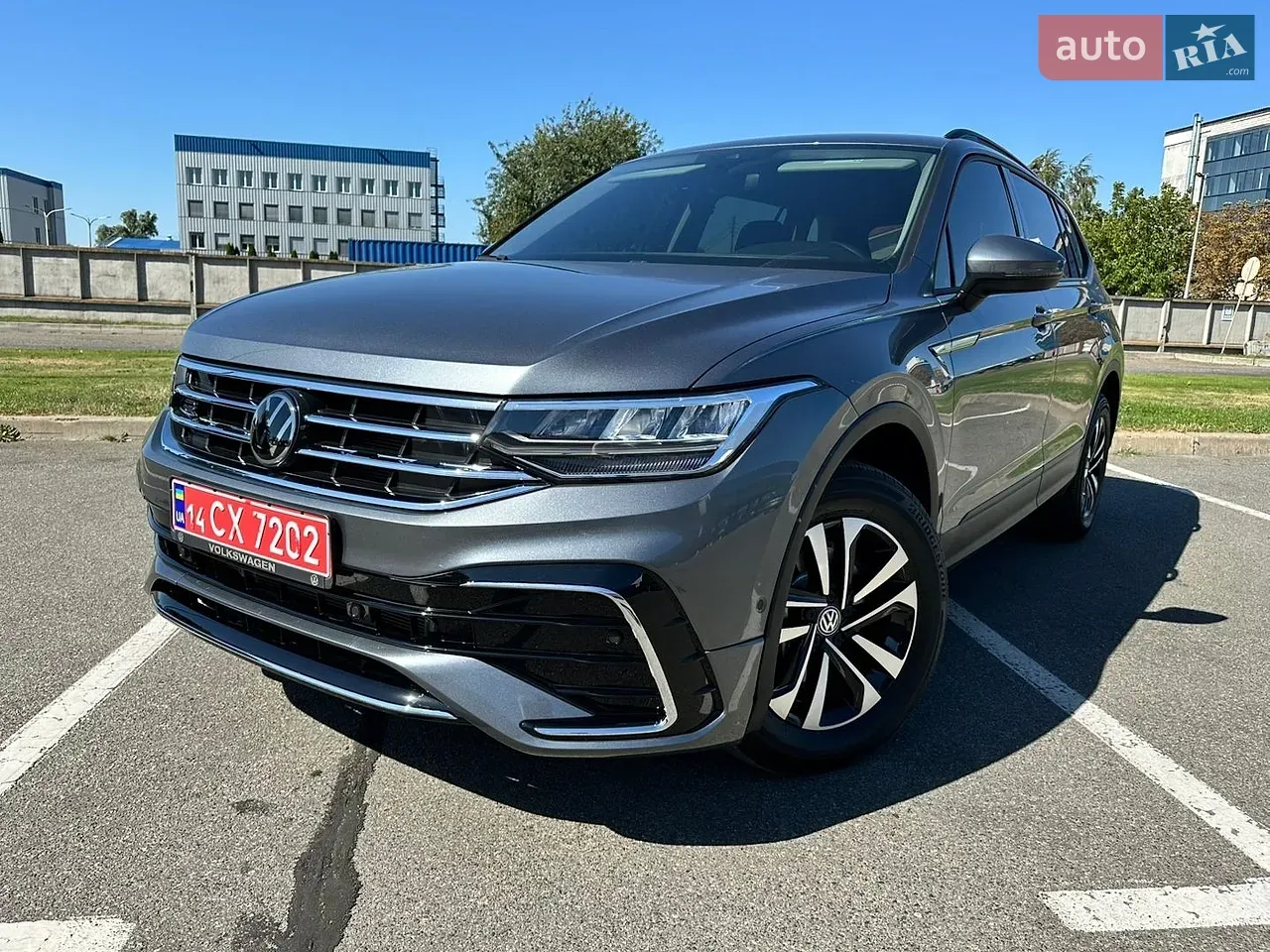 Volkswagen Tiguan 2024 photo 2